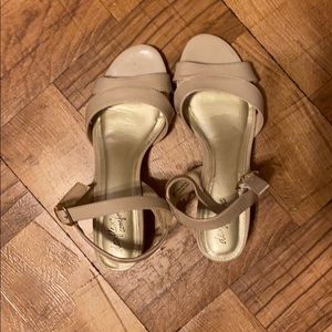 Nude block heel sandal